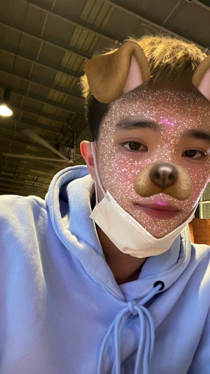 c230512's tweet photo. 你的嘴巴软 我可以伸舌头嘛🤓 https://t.co/jEe6vIS2OT