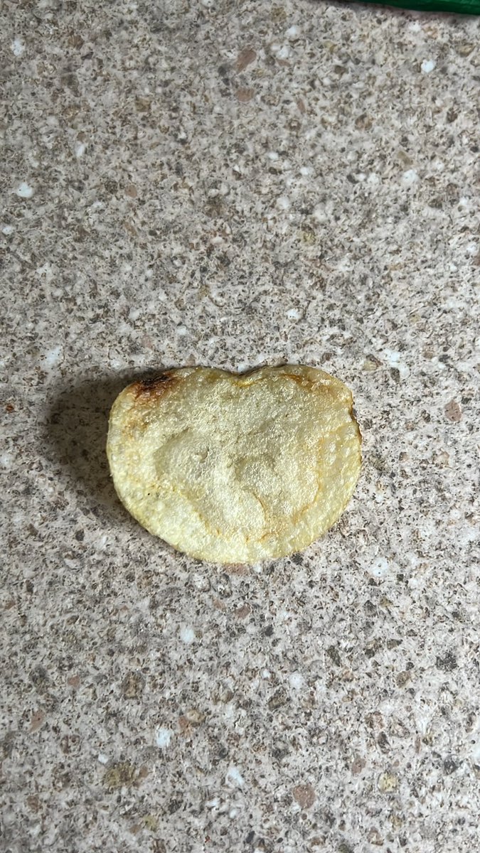 R4ksc's tweet photo. Hope this one is a winner 🥇 🤞 @walkers_crisps 

#lovefromwalkers https://t.co/ICdrk9eAeX