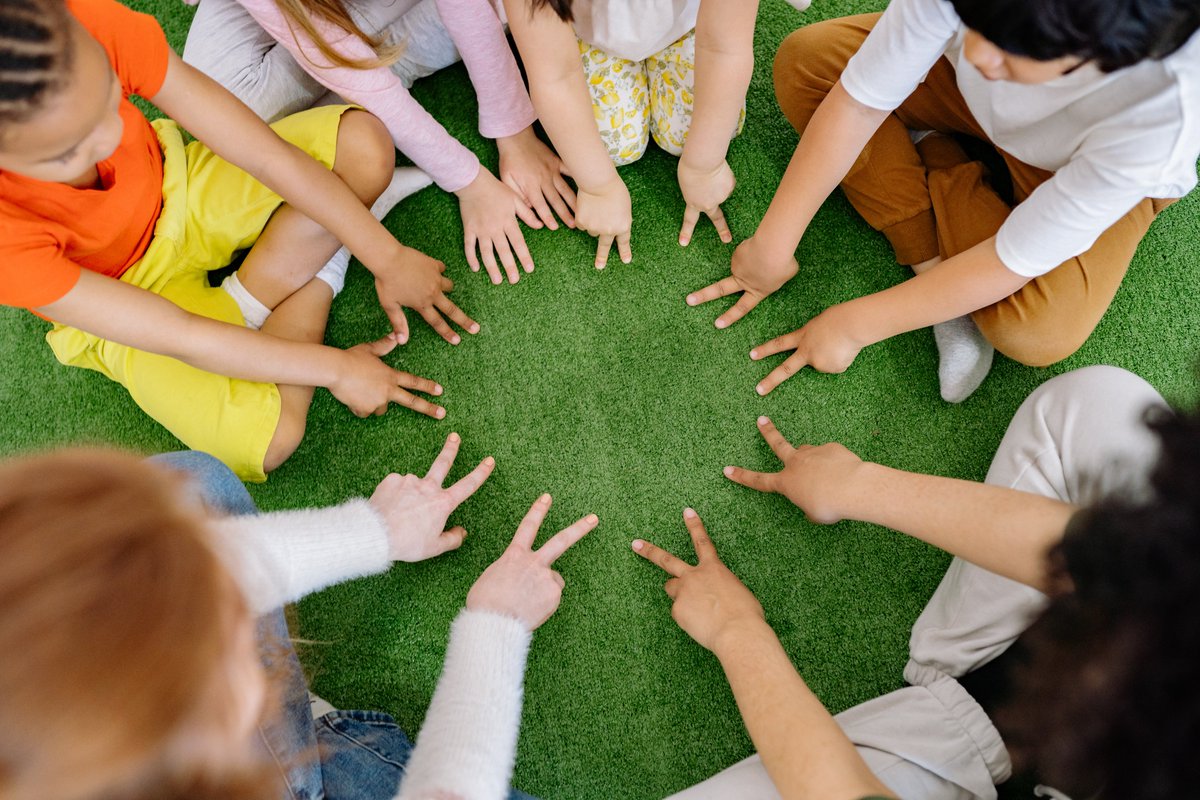 World_PeaceOne's tweet photo. "The effects of global war crisis on students are far-reaching and devastating, from disrupted education to trauma and displacement. We must prioritize their well-being and provide them with the support they need to heal and thrive. #GlobalWarCrisis #Students #Education #Support" https://t.co/wQvIMpQT2d