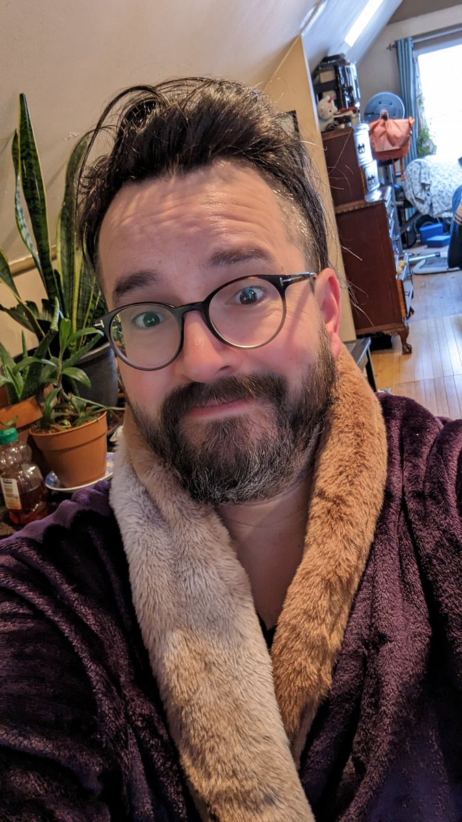 mad_Sweeney's tweet photo. I have 0 on-camera meetings today https://t.co/SSlfRV2xHg