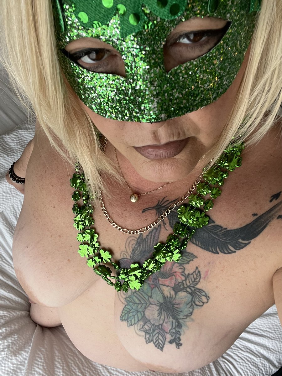 Happy St. Patrick’s Day! Come play in Omaha! #bossbitch #mistressbella