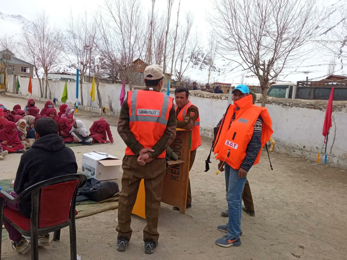 DIPR_Kargil's tweet photo. Training program on disaster management continues in different Gram Panchayats of Kargil

@lg_ladakh @santoshsukhdeve https://t.co/M330bqjsTp