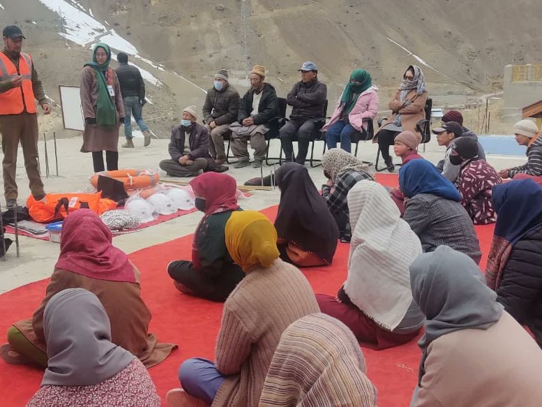 DIPR_Kargil's tweet photo. Training program on disaster management continues in different Gram Panchayats of Kargil

@lg_ladakh @santoshsukhdeve https://t.co/M330bqjsTp