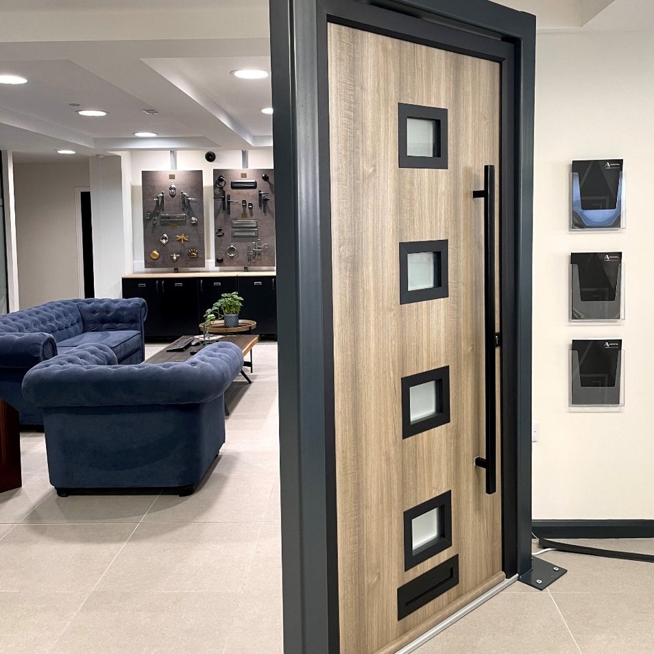 PanacheWindows's tweet photo. This door is available in Norfolk & Suffolk #endurancedoor #norfolk #suffolk #preferredinstaller https://t.co/7leZrtZ26d