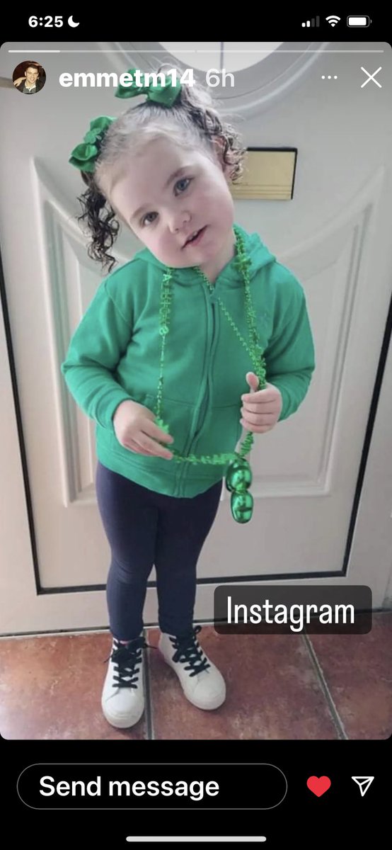 becleartoday's tweet photo. Happy St Patrick’s Day all the way from Ireland!!🇮🇪
Bronchi-bro Emmet has many reasons to stay healthy by doing airway clearance, exercising and taking good care of himself.
Here is reason #1.
#Family #SaintPatricksDay #stpaddysday #irishlass #bronchiectasis #airwayclearance https://t.co/zxwYUs3wnR