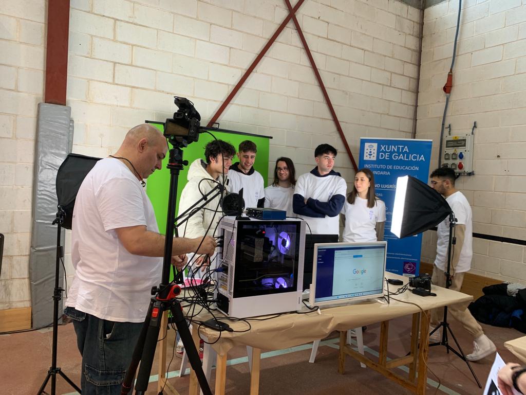IESUrbanoLugris's tweet photo. Ata as 18.30h estamos presentando a nosa oferta educativa de #FP na II Feira de Orientación do @ConcelloOleiros. Achégate ao pavillón Arsenio Iglesias para coñecer os nosos ciclos #FPGalicia #FPUrbanoLugrís https://t.co/YxktR102VP