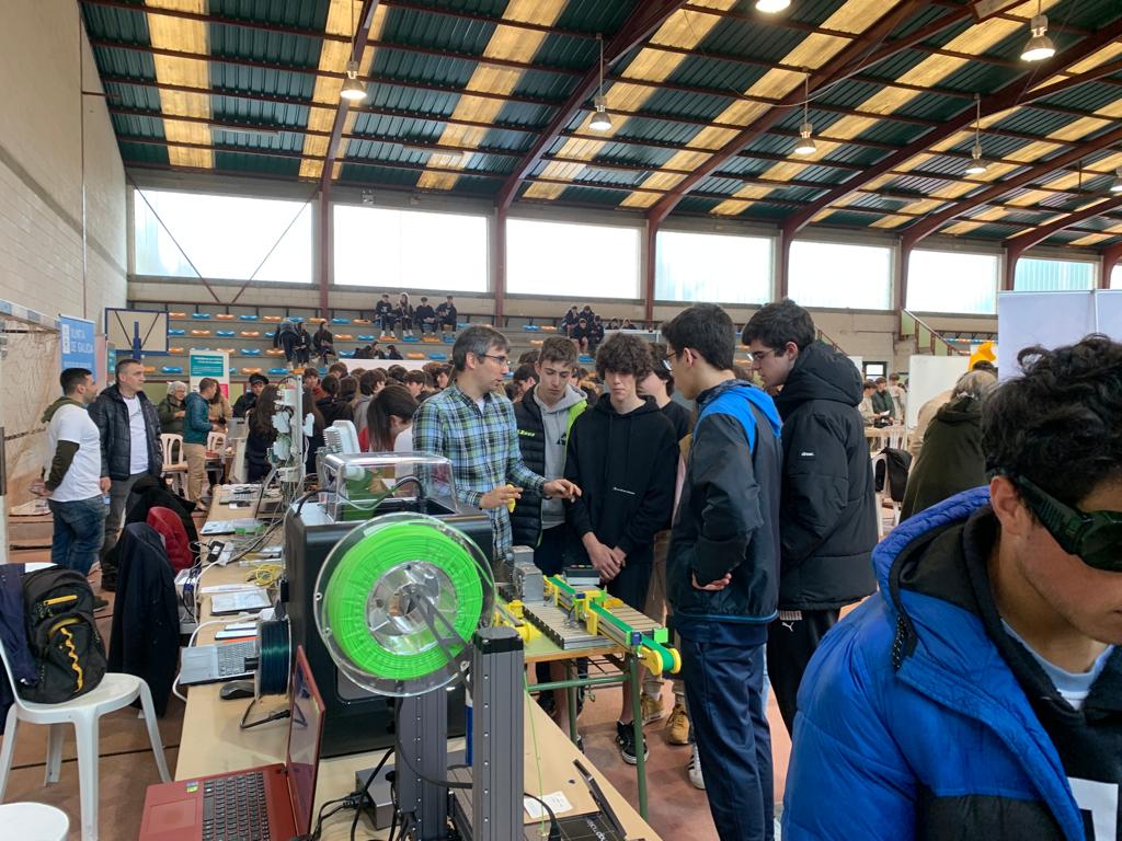 IESUrbanoLugris's tweet photo. Ata as 18.30h estamos presentando a nosa oferta educativa de #FP na II Feira de Orientación do @ConcelloOleiros. Achégate ao pavillón Arsenio Iglesias para coñecer os nosos ciclos #FPGalicia #FPUrbanoLugrís https://t.co/YxktR102VP