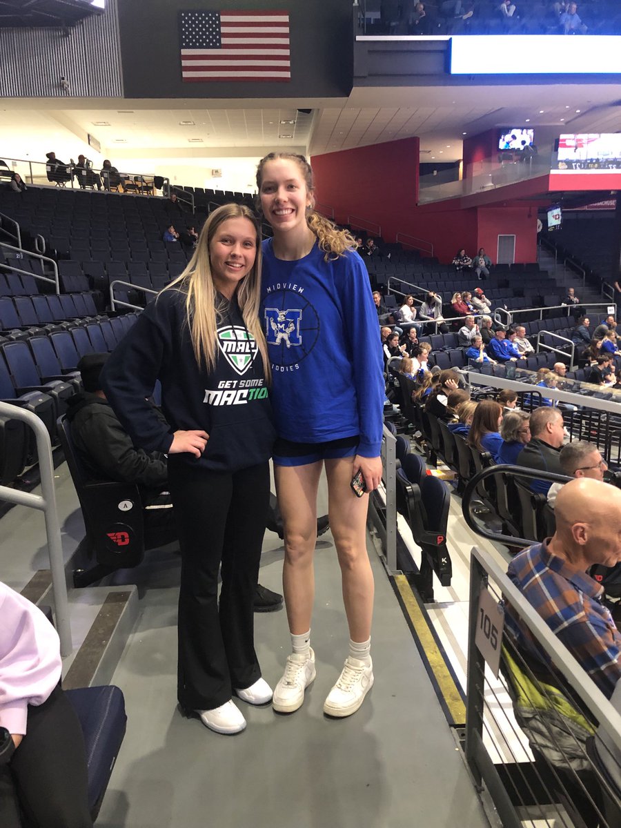 JenniferMeng13's tweet photo. Congrats to Abbie Riddle District 11 Division III Player of the Year.  ⁦@MengMary⁩ and Abbie are looking forward to playing together for ⁦@BGSUwbb⁩ next year.  Look out ⁦⁦@MACSports⁩ !!!  ⁦@akriddle1⁩ ⁦@akriddle1⁩ https://t.co/cwhosSNdGI