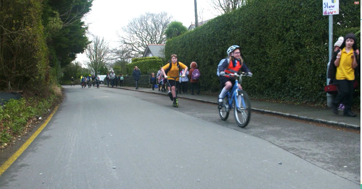 Children at St Martin’s Primary School were so concerned about safety risks during drop-off and pick-up, they asked their Headteacher to support them to instigate a positive change. 

The result is Guernsey’s first ‘School Street’ scheme. 

Read more at gov.gg/St-Martin-Scho…