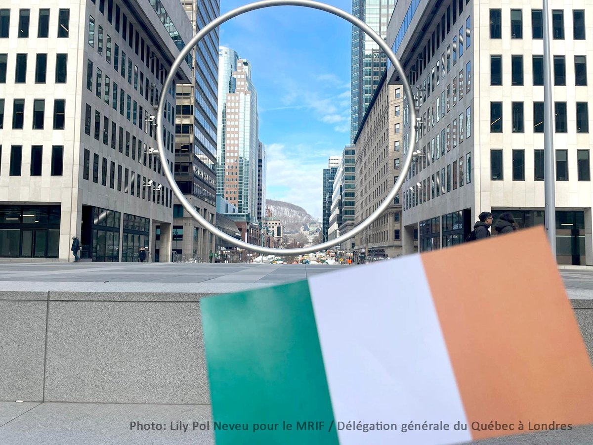QuebecUK's tweet image. 🇮🇪 #LaFheilePadraig sona duit!! 🇮🇪
Bonne #StPatrick à tous nos amis irlandais! 🎉

📸 We're celebarting #StPatricksDay with some great pictures of the flag of #Ireland taken in Québec city &amp;amp; Montréal by our colleagues @sboilard06 &amp;amp; @LilyNeveu.

#StPatricksDay2023 #stpaddysday