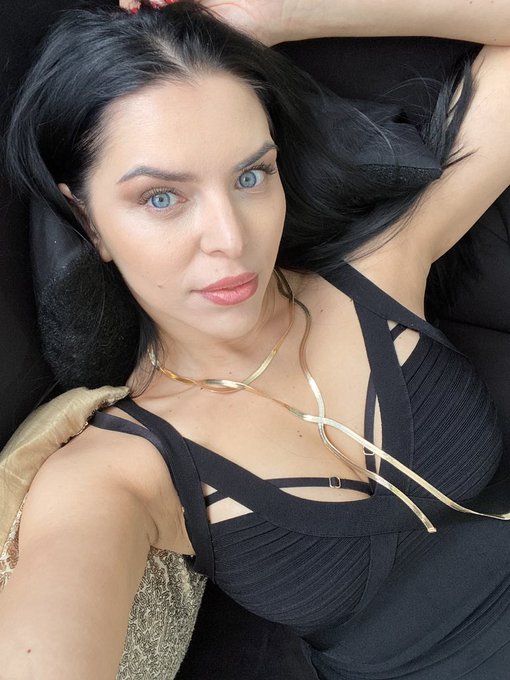 Today on set for @dorcel 😋 https://t.co/EcTxaI3pc4<a class="tags" href="/tag/dorcel">@dorcel</a>