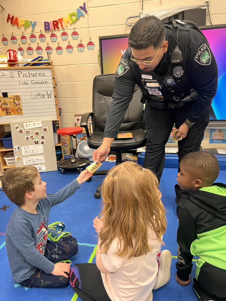 We love each month when we get a new Mayor’s Book Club book read by members of our community. Yesterday, officers from the NNPD <a href="/NewportNewsPD/">Newport News Police Department</a> came to read “Wonderful Worms” to our students! 

#NNPSProud #prekrocks