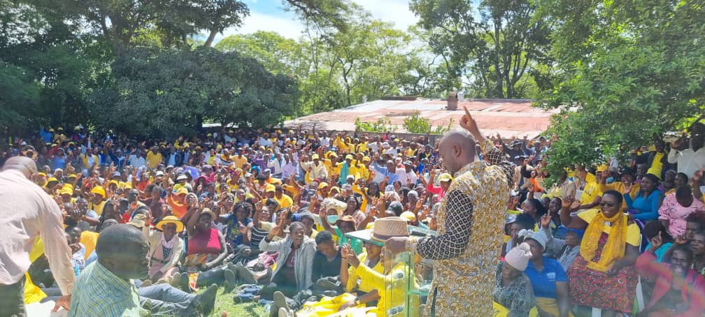 nelsonchamisa's tweet photo. I’m in Manicaland on a nationwide citizens Interface &amp; tour… New Great Zimbabwe loading. Happy and Great again. It’s possible! #ZimbabweAgenda2023 https://t.co/7cOiLerc8I