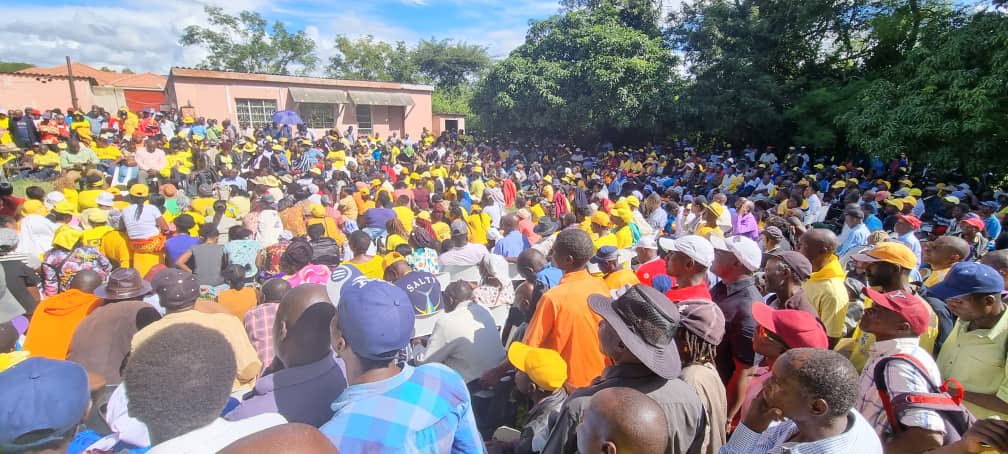 nelsonchamisa's tweet photo. I’m in Manicaland on a nationwide citizens Interface &amp; tour… New Great Zimbabwe loading. Happy and Great again. It’s possible! #ZimbabweAgenda2023 https://t.co/7cOiLerc8I