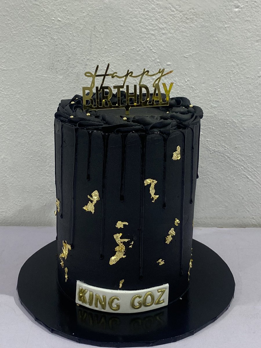 jumixit's tweet photo. Black cakes >>>>>>> 😍😍
#cakesinyaba #cakesinlagos #cakesinunilag #lagosbaker https://t.co/kmTW5sDGr6