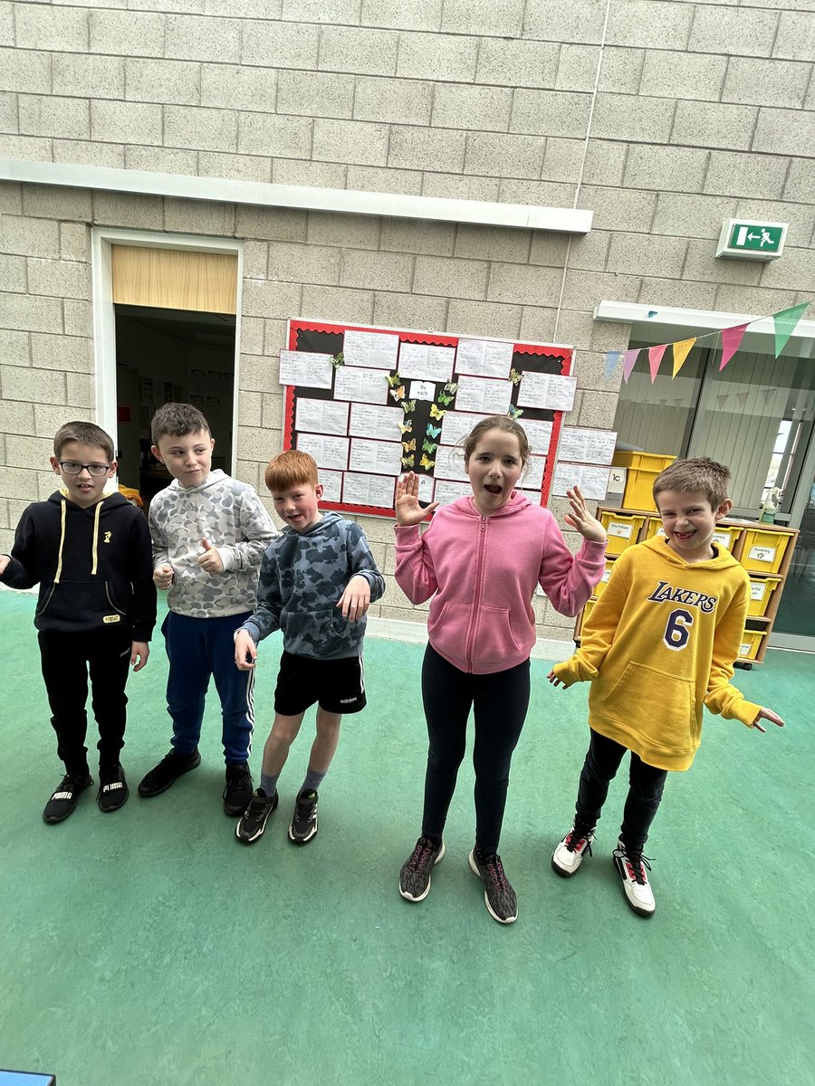 DeanburnPS_P7A's tweet image. We are wearing the clothes that make us happy today! Can you tell by our faces that we’re having a great day?!?! 😜🤪😝😛🙃😳#ComicRelief #FunnyFaces #Jokes #Laughter #Fun #HappyClothes @comicrelief @comicreliefsch 🔴🔴🔴