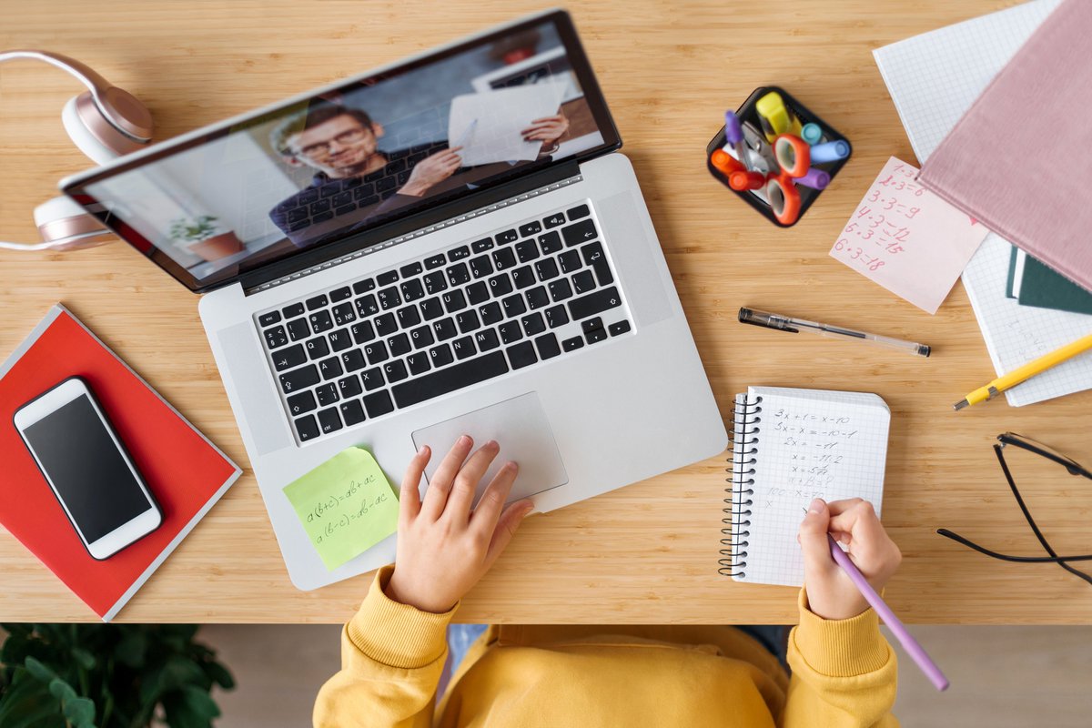 Bookngly's tweet photo. Consider selling them online with Bookngly 🌐💻. With our user-friendly platform, you can easily create a profile and start promoting your services to a wider audience🙌.
Signup: https://t.co/R69xDlRPpv
 
#teaching #onlineclasses #onlinebusiness #FridayVibes #lime #fridaymorning https://t.co/aOd4DfgD0q