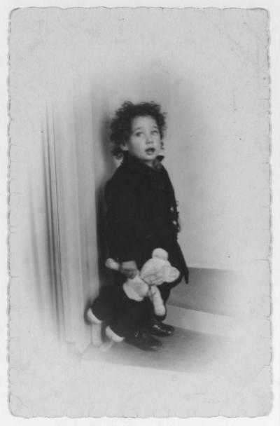 17 March 1940 | A Dutch Jewish boy, Barnett Greenman, was born in Rotterdam. In February 1943 he was deported to #Auschwitz and murdered in a gas chamber.