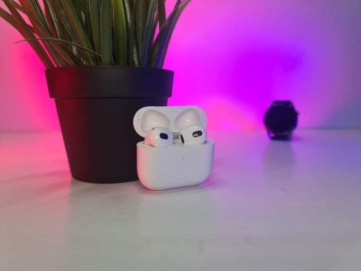 mazinmoon4's tweet photo. 🔥عرض التخفيض ليوم الجمعة🔥
Airpods pro
السعر:.٦.٥الف
Airpods 3
اسود: ٦.٥الف
أبيض:٦.٥الف
يوجد توصيل سريع 🛵🛵🔥🔥 https://t.co/QkLAdPi1xS