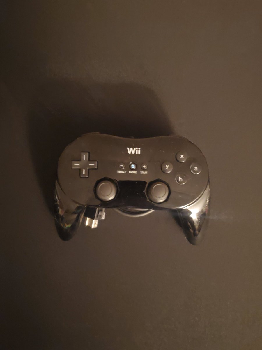 MouraBros's tweet photo. Day 17
Wii Remote and Pro Controller
The Wii had so many options for play styles, but when using the virtual console, these were essential
#motioncontrolmarch #Nintendo #nintendowii #wii #wiiremote #wiimote #wiiprocontroller #wiiware #virtualconsole #wiishop https://t.co/YgAv7NADPx
