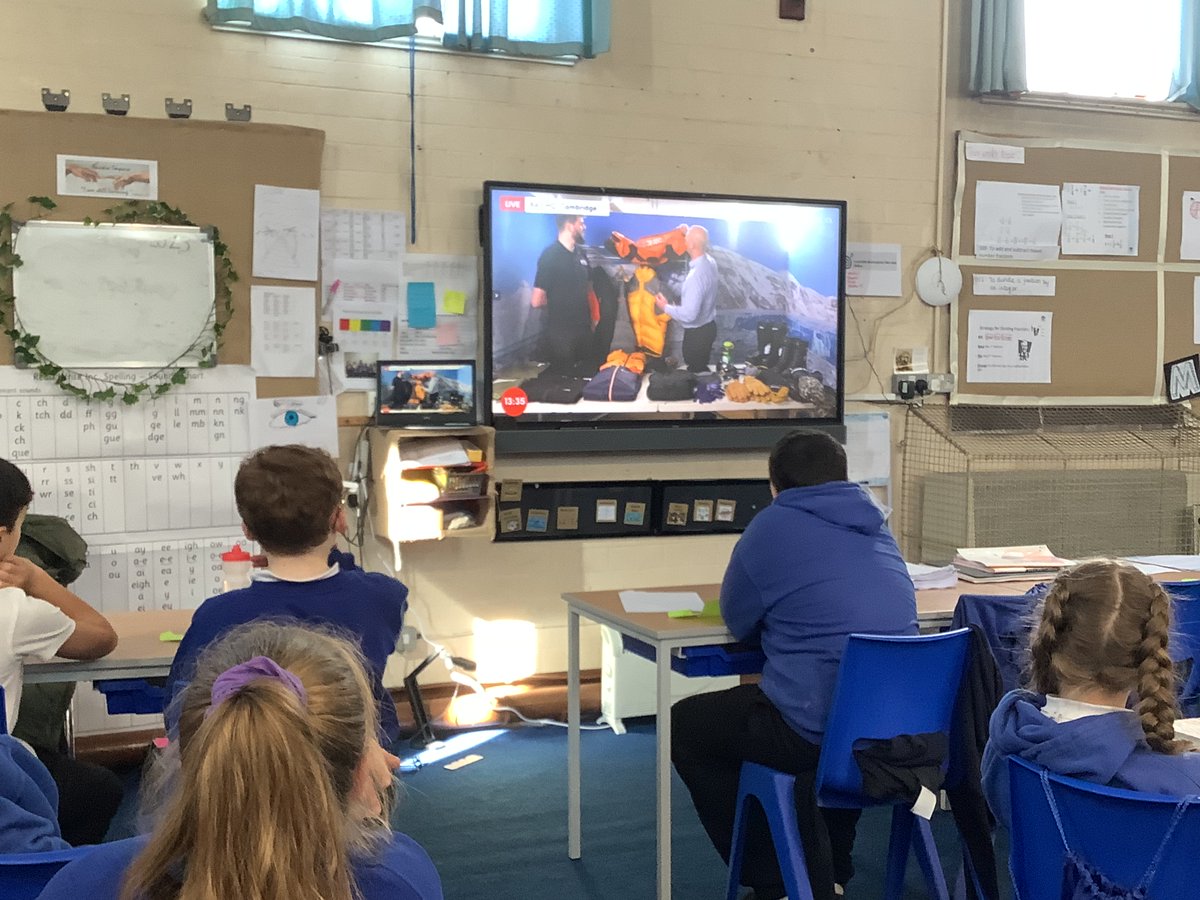 RPS_Kingfishers's tweet photo. Great live lesson for British Science Week! Live from the Antarctic learning about how to survive in such extreme temperatures! #riversidesciencesquad https://t.co/KuoHsM0OZh