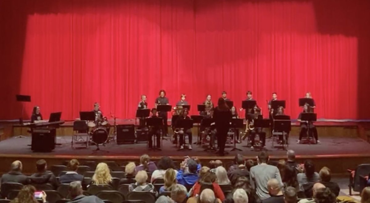 Congratulations to our Jazz Band, who earned a Gold medal, and our 7th grade band who earned a Silver medal at last night's WSMA concert festival.   We are so proud of our musicians!