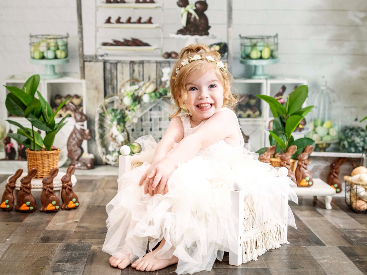 LittleMagnolia4's tweet image. Sunday morning sessions are all booked, but there are some afternoon sessions left for this Chocolate Bunny mini session.  Book your spot (or gift a spot to a friend) at book.usesession.com/s/EB4RI6ER0

#eastermini #easterphotos #easterminisession