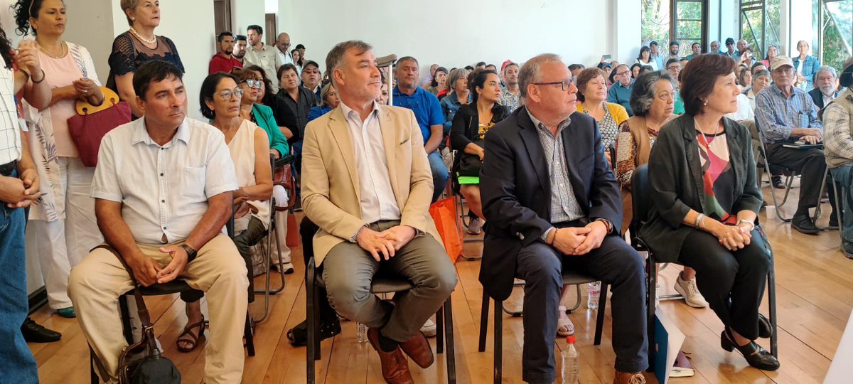 canalvtvcl's tweet image. En la comuna de San Felipe se está realizando la ceremonia de Constitución de Asociación de APRs Región de Valparaíso.