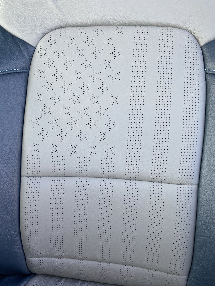 AutoActionNJ's tweet image. CUSTOM AMERICAN FLAG 🇺🇸 LEATHER SEATS 🔥 Looks incredible in this Bronco! Call the number in our bio or click the link in our bio to get a quote on your car today! #customleatherseats #americanflag  #american #americanflagleather #customleather #autoactiontech #autoaction