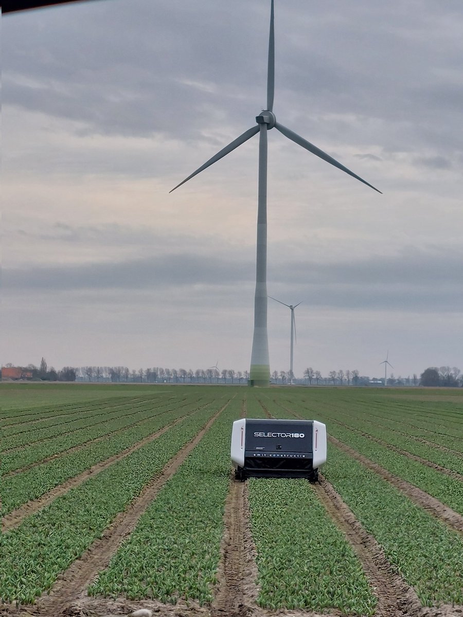 Landbouw en innovatie, een hele goede combi.

Met tussendoor nog wat duurzame energieopwekking 💪👍

#landbouw 
#duurzaam
#innovatie 
#energieopwekking