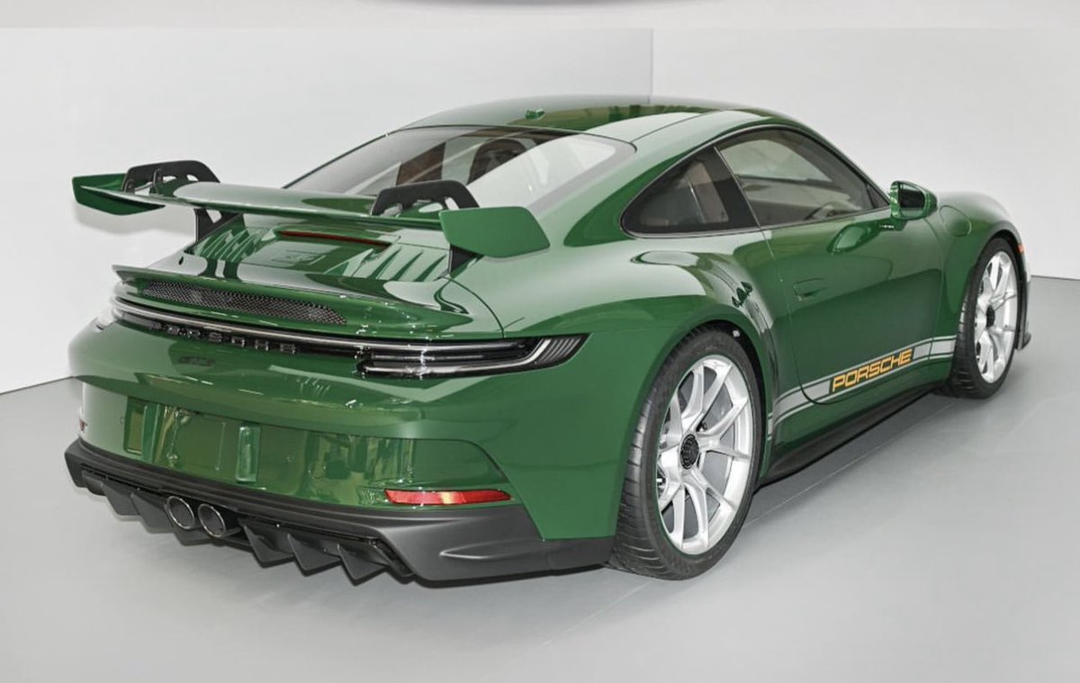 Porsche Club tweet media