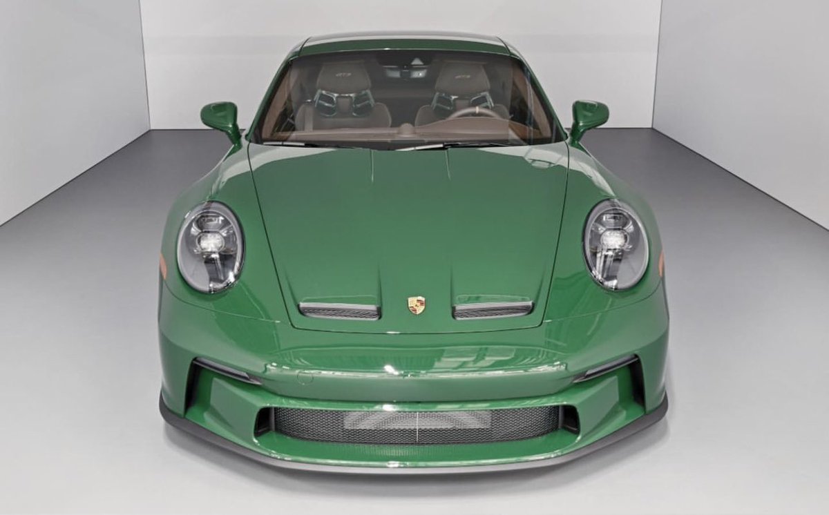 Porsche Club tweet media