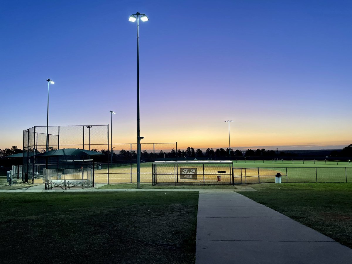 PeoriaSluggers's tweet image. The getting up part is no fun but when you are the first person at the ballpark and the sun is coming up…. ❤️🥹 #softballislife #thespringgames