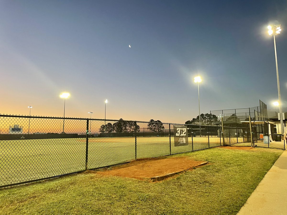 PeoriaSluggers's tweet image. The getting up part is no fun but when you are the first person at the ballpark and the sun is coming up…. ❤️🥹 #softballislife #thespringgames