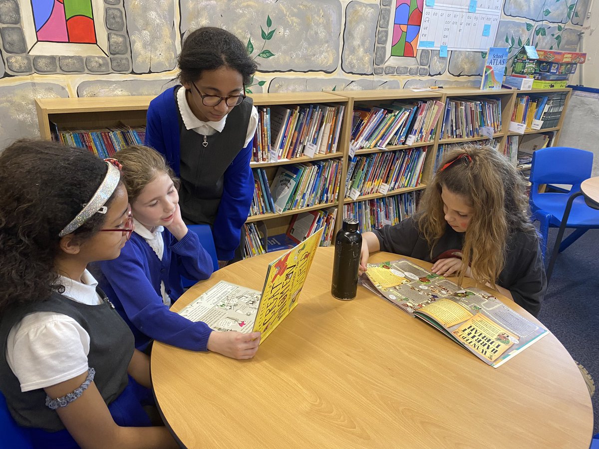 latimerprimary's tweet image. #ClassEH have been reading about inspiring, female scientists this afternoon for #LatimerScienceWeek #smashingstereotypes