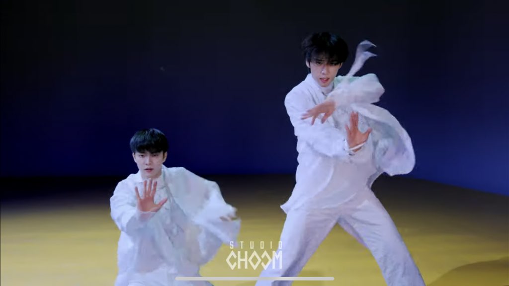 kimsunwoorld's tweet photo. ⓘ this user is proud of changmin and sunwoo 🫶 https://t.co/05PlvyZnCm