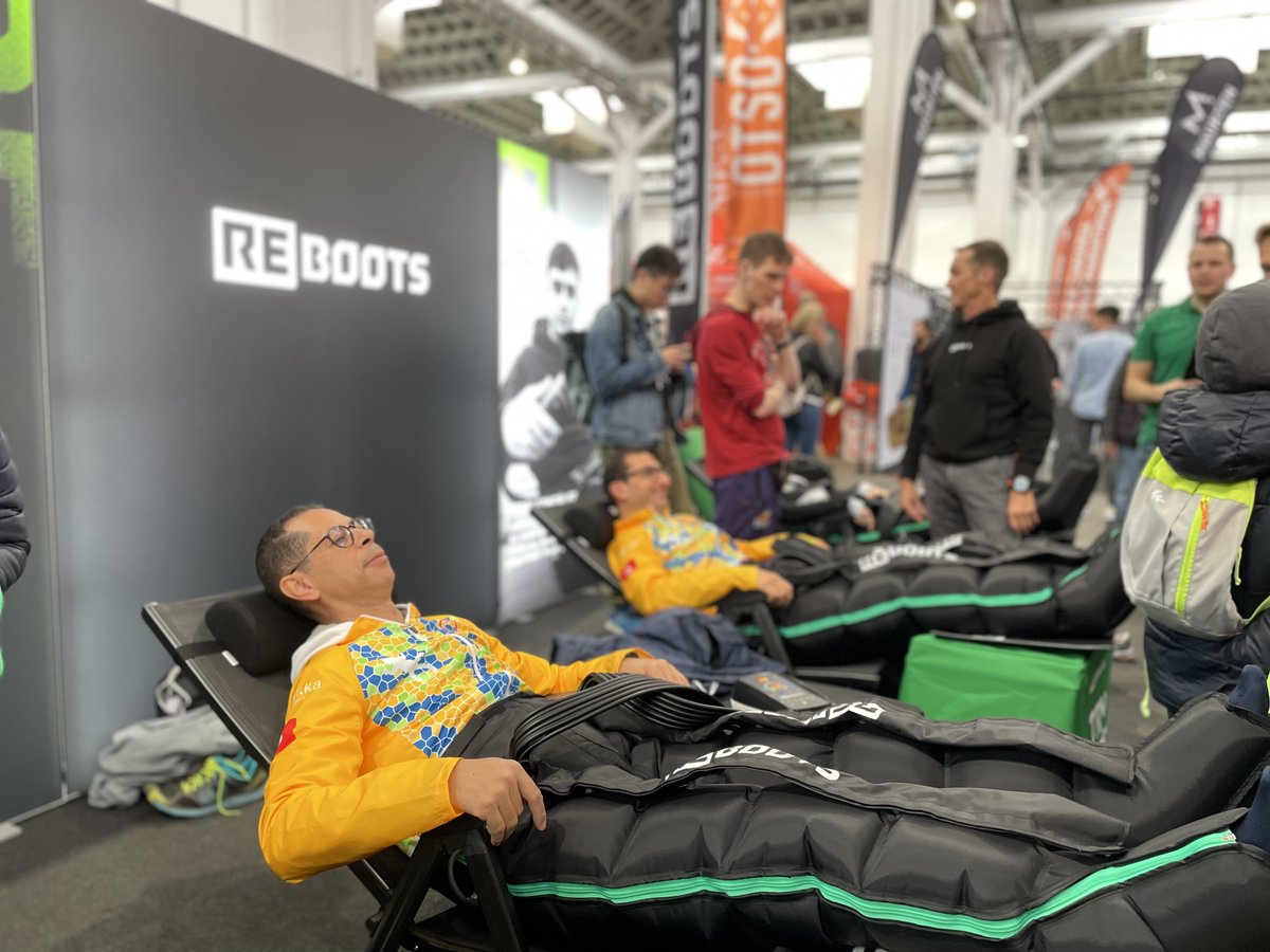 Fira_Barcelona's tweet photo. Hoy y mañana el recinto de Montjuïc acoge #ExpoSports.
🏃🏼♂️ La feria dedicada al deporte calienta motores para la @maratobarcelona de este domingo.
📍 Pabellón 7
⏰ De 10 h a 20 h
#ZurichMaratoBCN #AMagicExperience https://t.co/2QvxrJdTxj