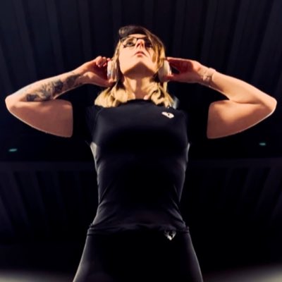 PtiMarshmallow's tweet photo. BOOM !!! Voilà, je reviens en FORCEEEE !!! STRONGGEEEE 🔥
#NouvellePhotoDeProfil
#power #body #mscu #strongwomen #strong #musculation #training https://t.co/BbpaTglF86