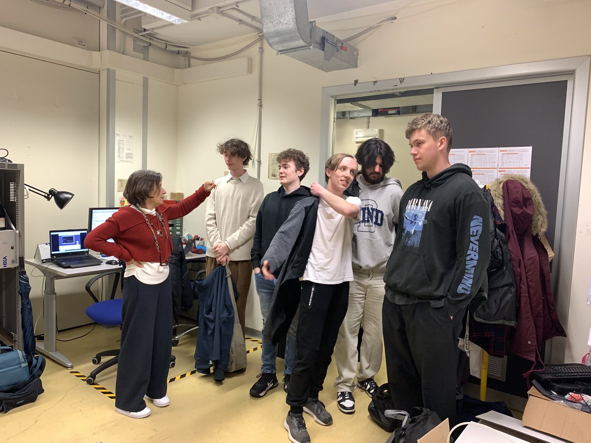 elettrasincro's tweet image. 5 students from #Vasa International School (Gävle, Sweden) visited Elettra for 2 days and were introduced to #synchrotron radiation and #technologytransfer. Experimental halls and several on-site labs were part of the story too! Great #studentexchange experience! (🎥videos soon!)