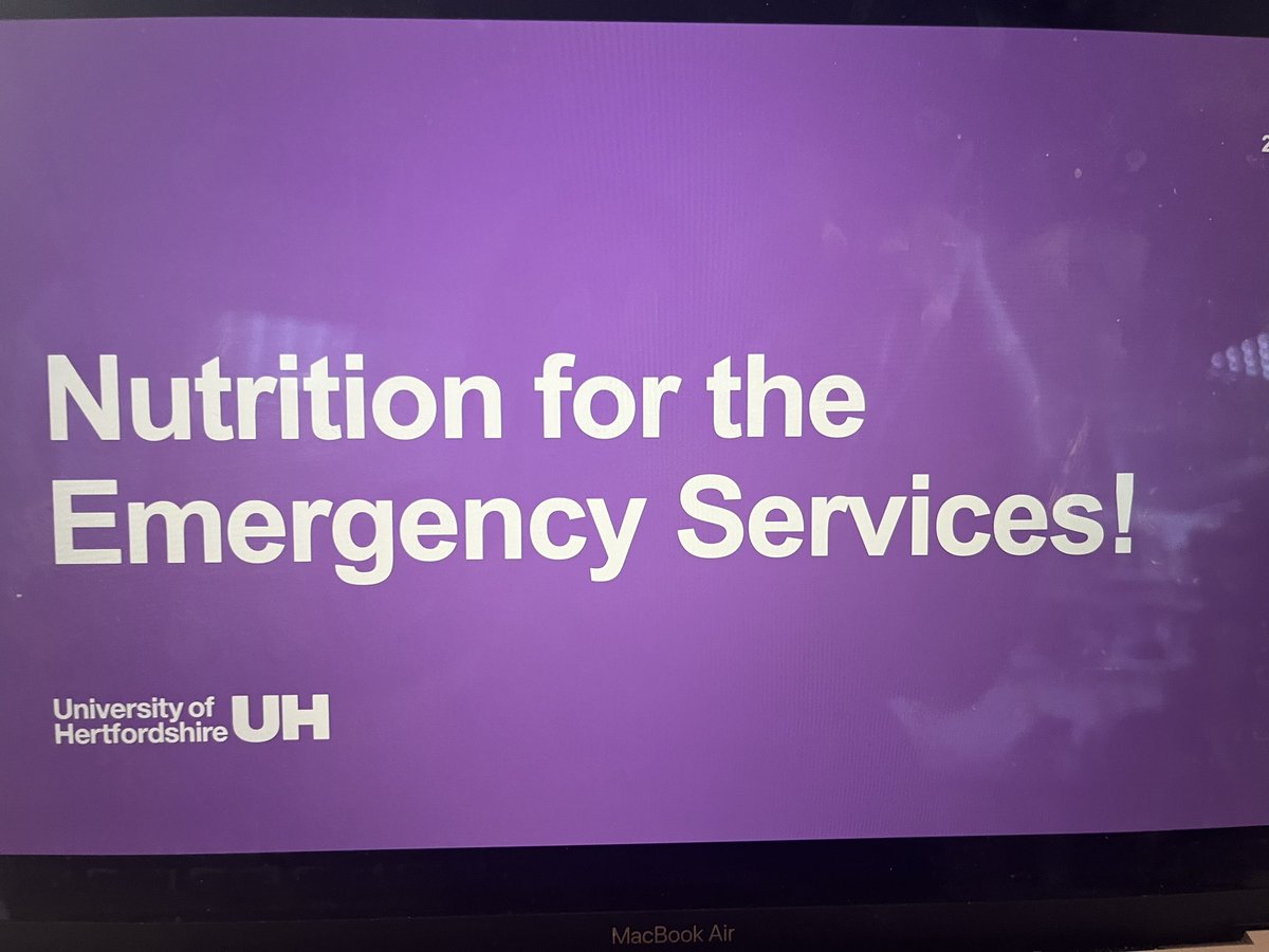 So amazing to speak to @UHParamedic first year students about all things nutrition and hydration during #NHWeek23 ! #whatdietitiansdo @NHWeek @BDA_olderpeople @BDA_Dietitians @UHertsNutrition
