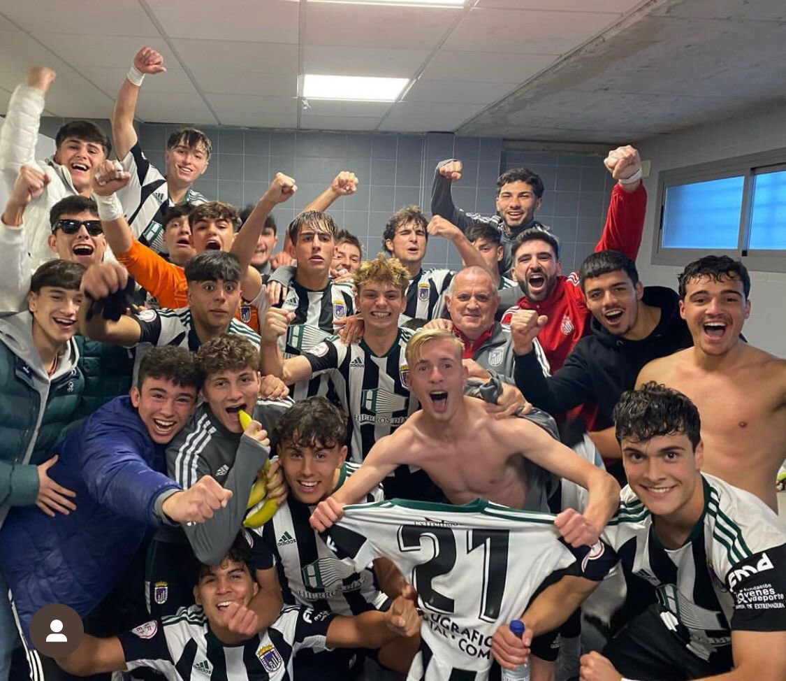 🏁Hasta el 90' vamos a competir, hasta la última jornada vamos a pelear porque el esfuerzo no se negocia. Os esperamos mañana a las 𝟏𝟔𝐡 en el Eusebio Bejarano. ¡Vamos Badajoz!

📋PASAMOS LISTA🧐
