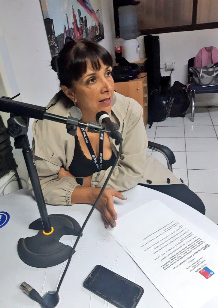 minvuatacama's tweet photo. En @madero_cl 94.1 FM, la Seremi @RocioAtacama informa sobre el programa @Minvu "Pequeñas Localidades", que aborda directamente necesidades de sectores con menos de 20 mil habitantes disponiendo $1.500 millones para ejecutar obras que visibilicen sus atractivos y potencialidades https://t.co/3I7KjPzLzv