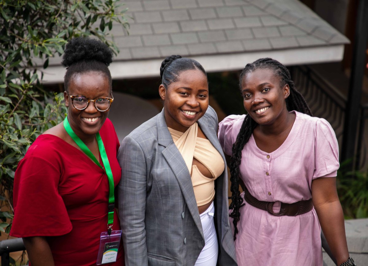 LightupImpact's tweet photo. 💡 East Africa has been a hotbed of social entrepreneurship in recent years.

🟢 Social entrepreneurs are driven by a desire to create positive social and environmental change. 

🤝 Join our community of changemakers today! https://t.co/hA2YIcEFgs