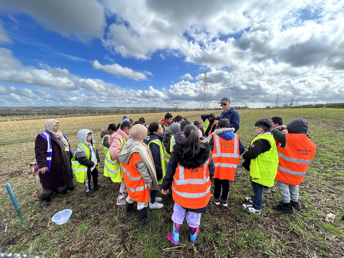 APSMissKR's tweet photo. What an amazing day we’ve had! @AndertonPark @LEAFEd_WM https://t.co/ubM66H2mD6
