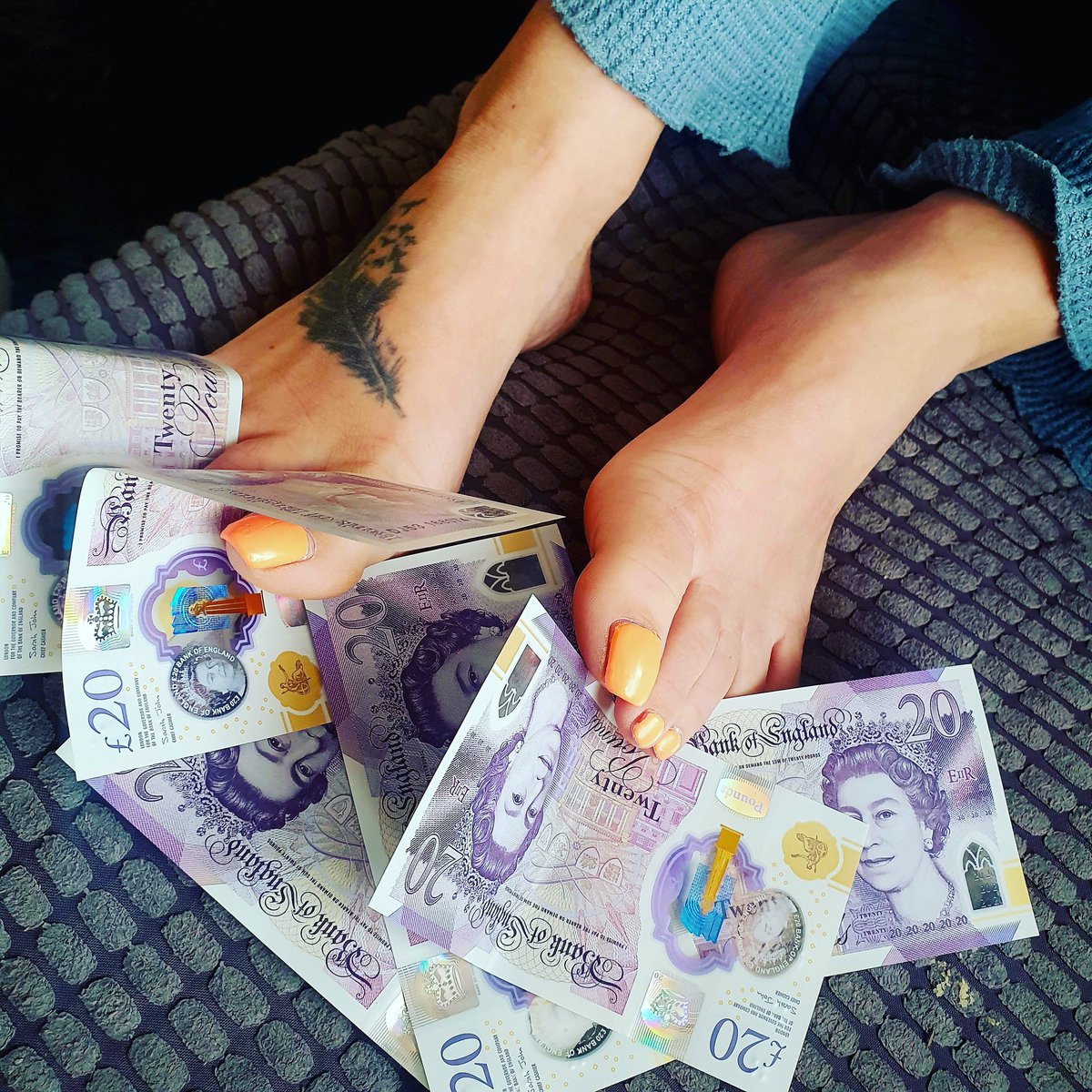 footqueen300's tweet photo. Its pay day piggies drain your wallets to me. 

#findom #findomgoddess #findomgodess #findomworship #findomdom #footfindom #feetfindom https://t.co/1VU8y3hpfA