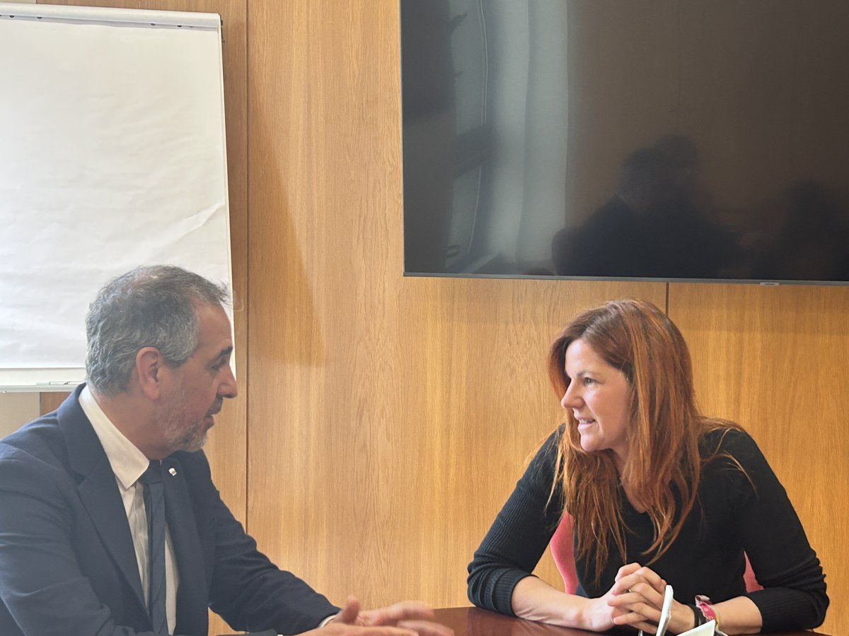 📌Seguim al #VallèsOriental, ara a #LliçàdeVall. Durant la trobada amb l’alcaldessa de l’<a href="/ajllissadevall/">Ajuntament de Lliçà de Vall</a> <a href="/bertran_marta/">Marta Bertran Ramon</a> i membres del seu equip de govern tractem temes relacionats amb el patrimoni cultural del municipi i la gestió de l’aigua, entre d’altres.