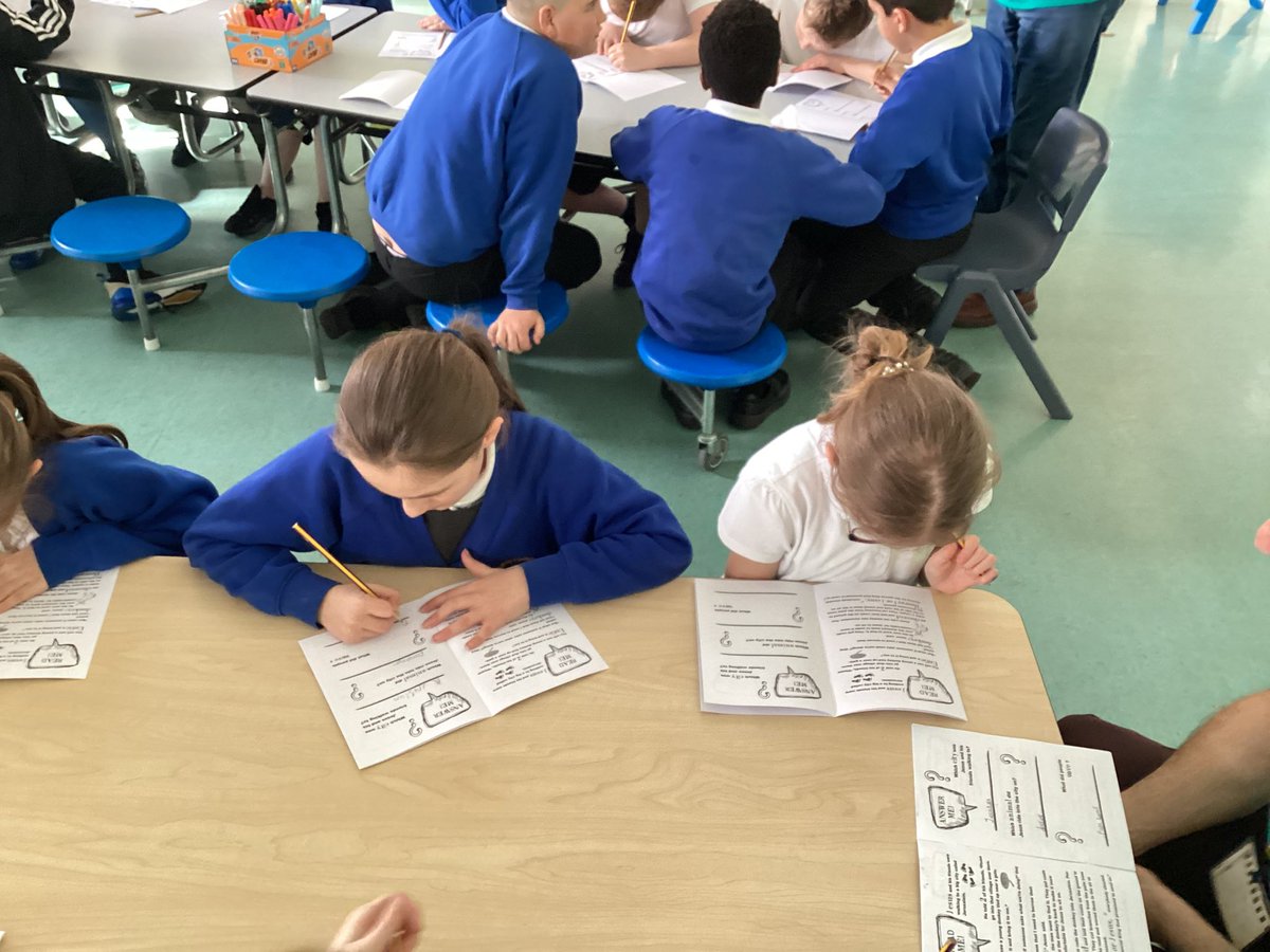 stjosephskly's tweet photo. Year 5 are having a wonderful time learning about the Easter story #rewindtoEaster #SJKRE https://t.co/U0mdvEFiOF
