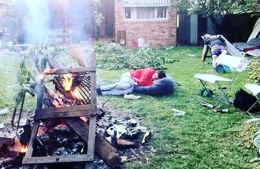 Пятничное . Первое правило пьянки на даче - дача должна быть не твоя ! 🤣🤣🍺🍺🥃