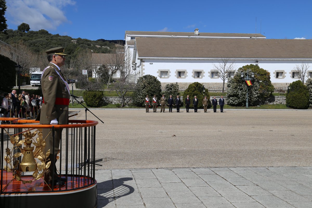 EjercitoTierra's tweet photo. ¡Hoy es un día especial para la XXVIII Promoción de la Academia General Militar,155 del Arma de Ingenieros! Se cumplen 50 años de su egreso de la Academia de #Ingenieros. Cincuenta años de servicio a España.
Nuestro reconocimiento y agradecimiento por transmitirnos los valores esenciales de la milicia. #SomostuEjército 🇪🇸