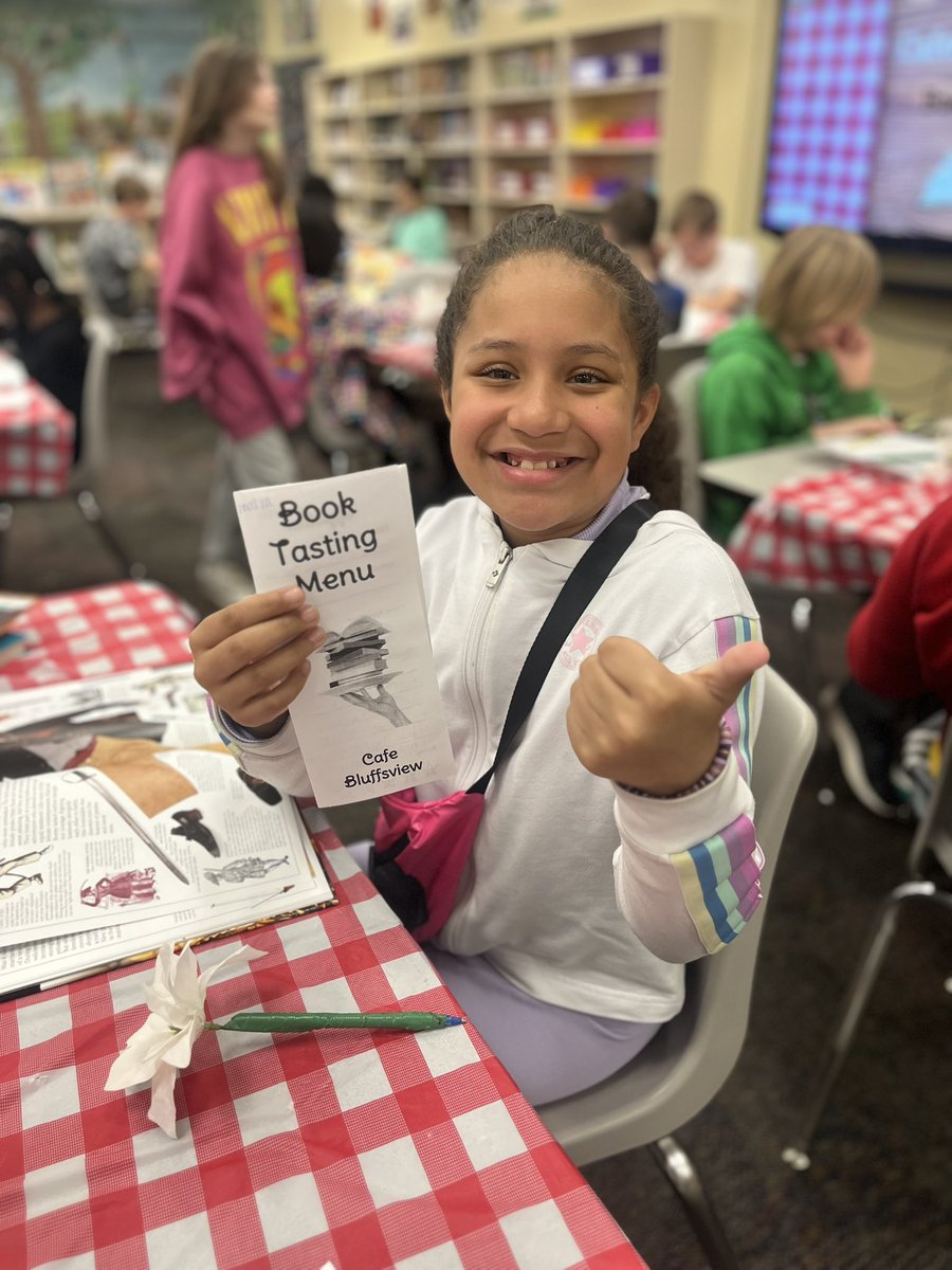 Bviewlibrary's tweet photo. Cafe Bluffsview was open for book tasting this week. Our customers are pretty spectacular! #AllYouCanRead #ItsWorthIt #BookTasting #ProudToBeABear https://t.co/vgdBuGlJfQ